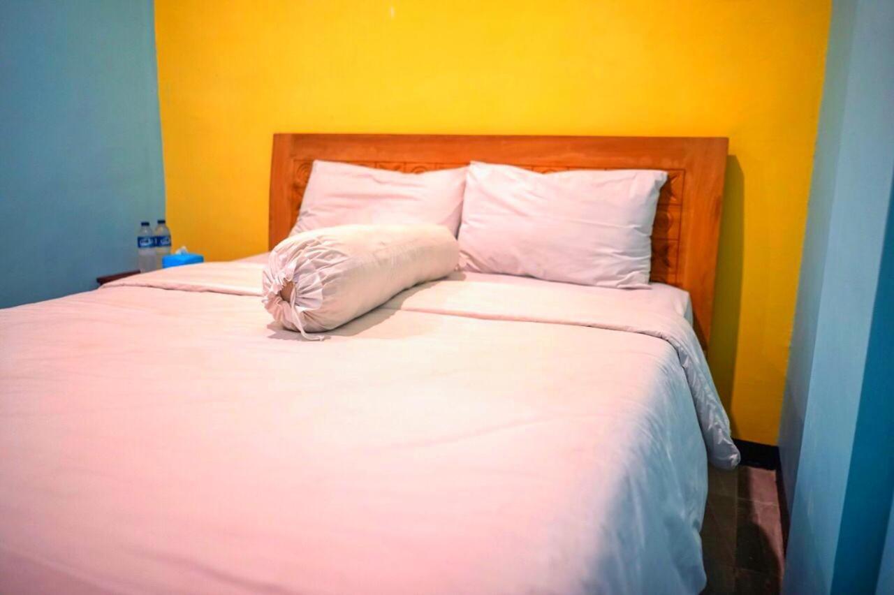 Roomz Budget Residence Semarang Exterior foto