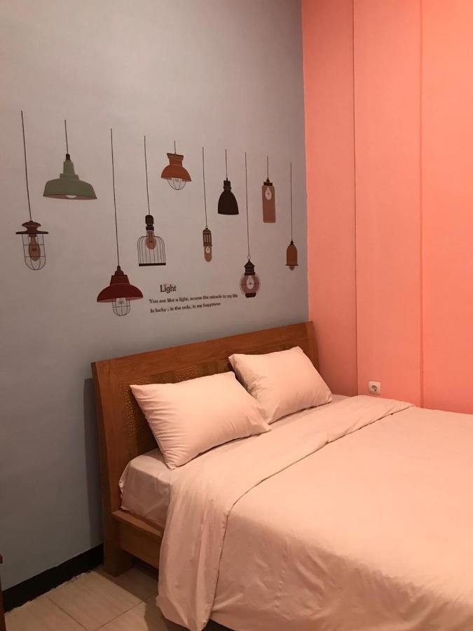Roomz Budget Residence Semarang Exterior foto